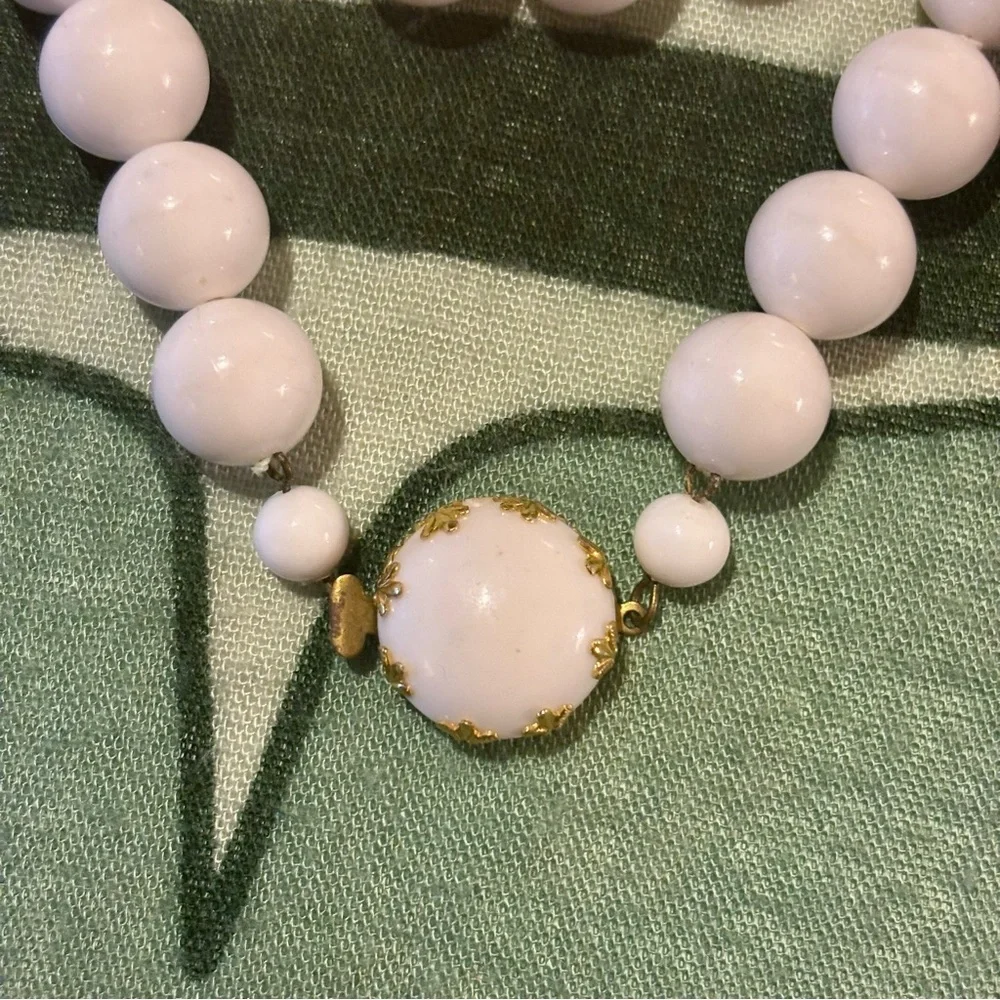 Vintage Austrian Made White Beaded Silk String Round Necklace - Picture 3 of 11